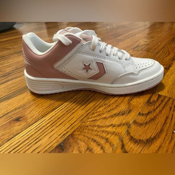 Converse Weapon OX in White/Static Pink, Women’s Size 8 - Picture 4 of 6